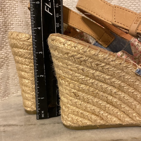 Tom’s Embroidered Wedges - Picture 7 of 8